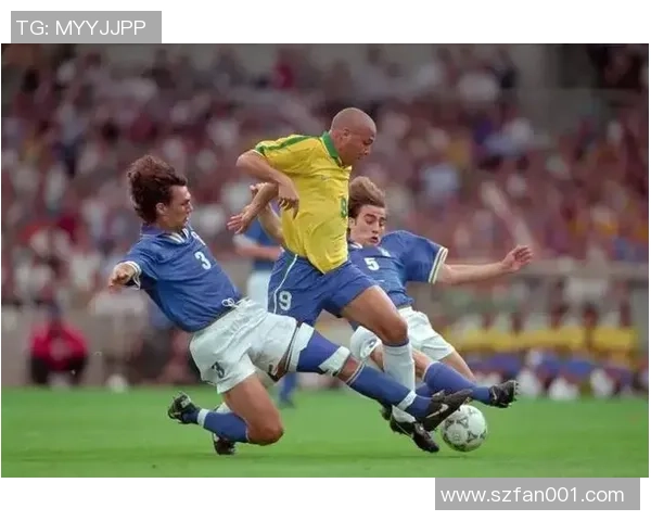 足球巨星在全球赛场的传奇之路与影响力探析